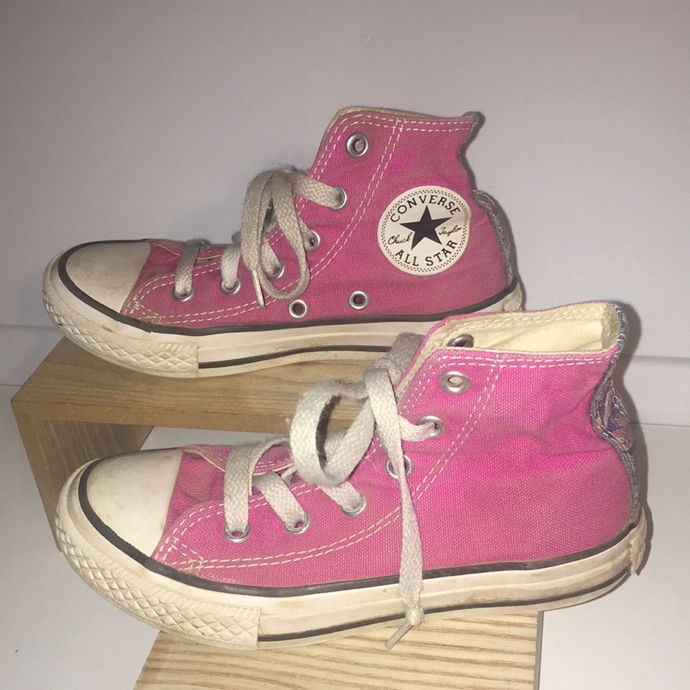 CONVERSE HI TOPS PINK WITH PAISLEY STRIPE AND DOUBLE TOUNG SIZE YOUTH 12